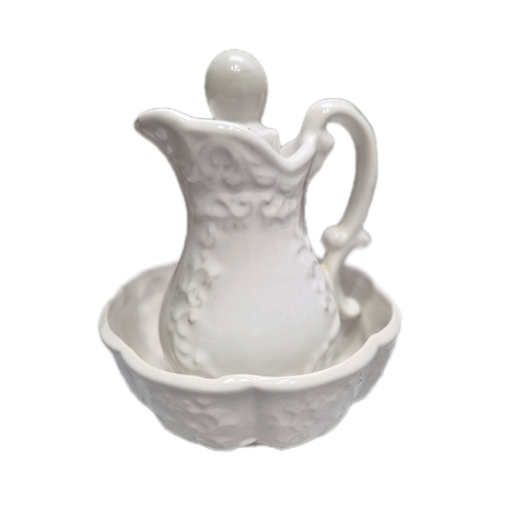 Merle Norman Other - Vintage Merle Norman White Ceramic Bath Oil Set